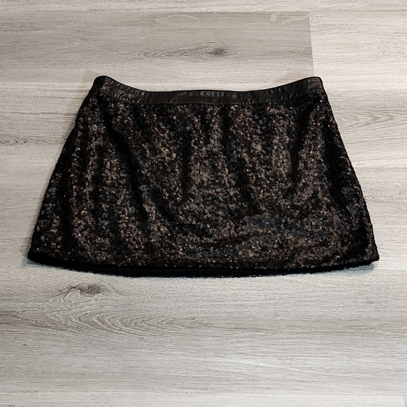 **5/$25** Guess Black Sequined Mini Skirt - Picture 1 of 5